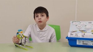 Выставка НТТ-2026. Гасанов Марат, 7 лет. Дед Мороз на лыжах.