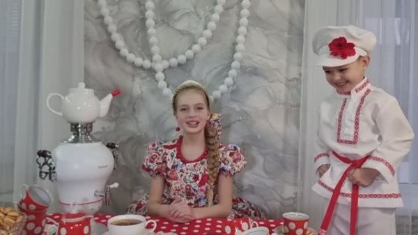 Масленица исполняет Дарья Собина.mp4