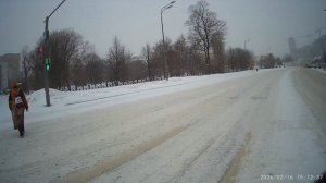 Надо перейти Олимпийский проспект.