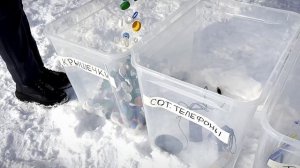 Не мусор, а вторсырье - в Твери прошла зимняя акция экоактивистов