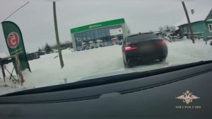 Ирина Волк: В Ленобласти полицейские задержали наркодилера, который попытался избавиться от улик