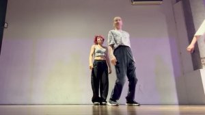 Танцую под «Back to life»