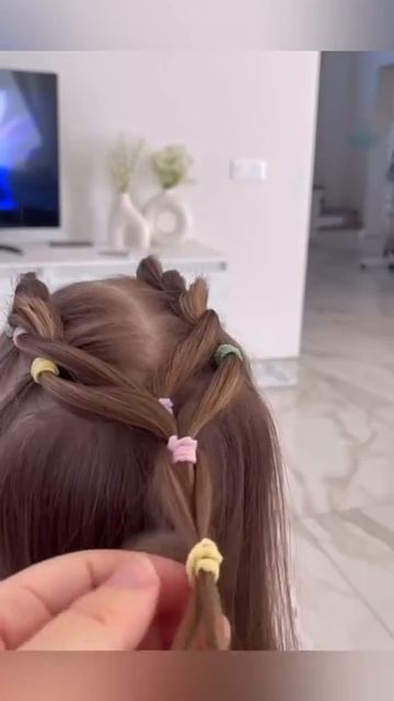 Несложный вариант красивой прически