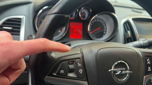 Опель астра 2012г. 1,6 АТ