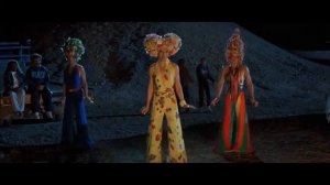 Официальный трейлер "Приключения Присциллы, королевы пустыни (1994)"