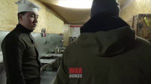 Меню на нескольких языках и пицца с хрустящей корочкой: как устроена столовая на передовой