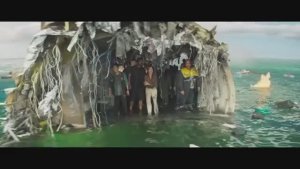 Официальный трейлер фильма «Глубокие воды» 2026 года. Аарон Экхарт. Акулы