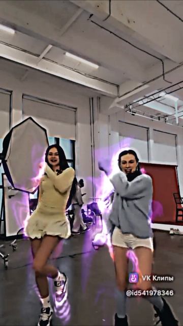 ребята у меня есть Макс канал ссылочка в коментариях смотреть онлайн