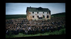 И летит над русским полем, песня вековая.   Фильм «Деточки»