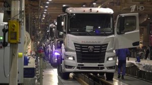 Ровно 50 лет назад с главного сборочного конвейера КамАза сошел первый большегрузный автомобиль