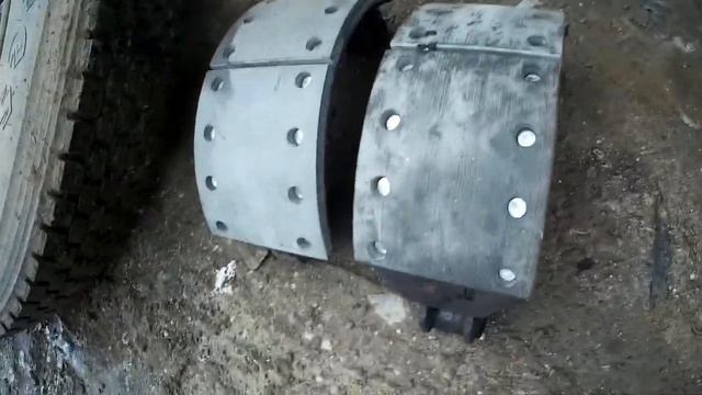 МАЗ меняем колодки смотреть онлайн