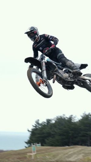 Сегодня в 18:00 выходит наш первый большой влог со сборов в Орлёнке. 🏁