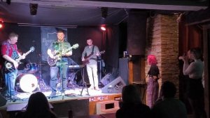 группа Эхолот  - песня Эхолот.