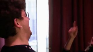 Официальный трейлер "Sola en el Paraíso"