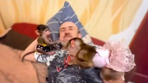 НАШЛА ВИДЕО как маленькие Стёпа, Маня и Басик укладывают Влада спать)))