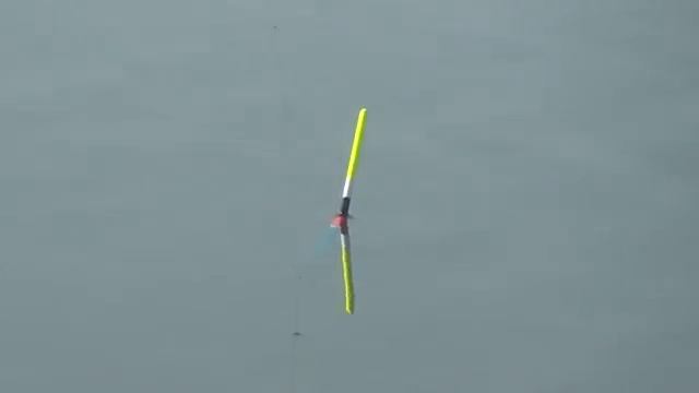 УШЕЛ ПОДАЛЬШЕ ОТ ТОЛПЫ И ПОПАЛ НА ЖОР БОЛЬШОЙ ПЛОТВЫ УШЕЛ ПОДАЛЬШЕ ОТ ТОЛПЫ И ПОПАЛ НА ЖОР БОЛЬШОЙ ПЛОТВЫ