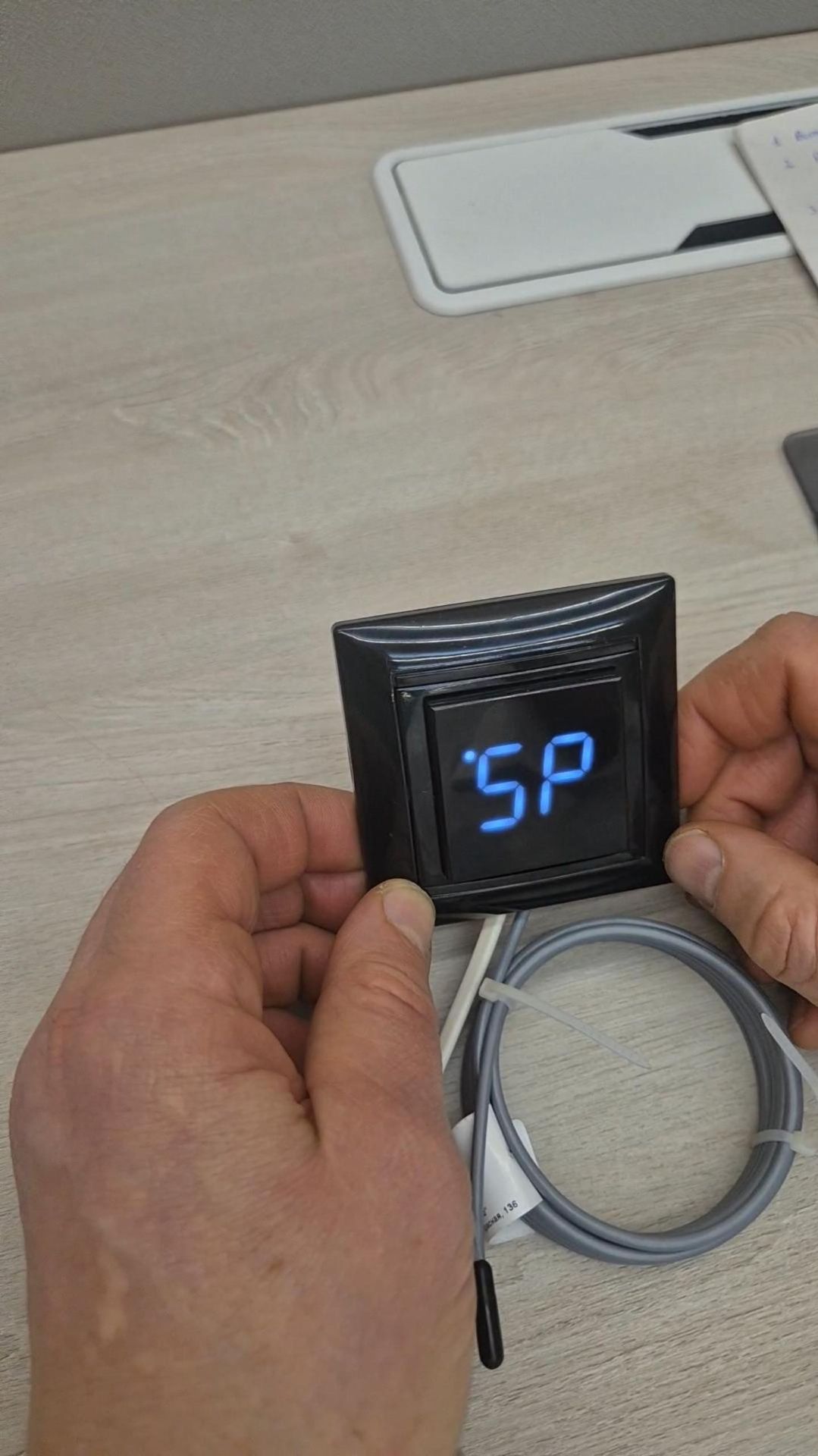 Инструкция по работе приложения "Политех контроллер" для управления терморегулятором SDF-498 с wi-fi смотреть онлайн