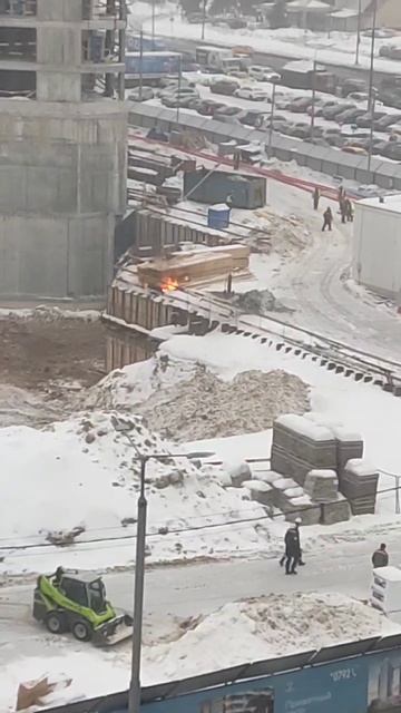 Первые минуты после взрыва на стройке ЖК Родина Переделкино в Ново-Переделкино