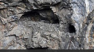 Скала Сант-Андреа на побережье итальянской Апулии обрушилась из-за непогоды