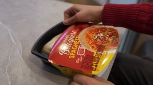 Закрыли одну в фургоне. 18+. Эротика