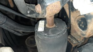 почему накачивается только одна передняя подушка кабины MAN TGX