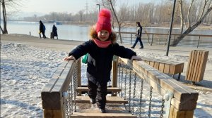 😂Мой МЛАДШИЙ брат МАКСИМ выбирает,🤠в КАКОЙ уровень Я буду играть В GD?🤪