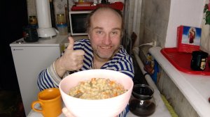 обед с Рыжулей. кашка. рассуждаю немного о многом. мукбанг. обжор. еда на камеру. диета. шизофрения.