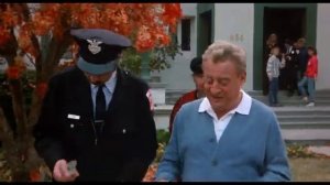 Официальный трейлер "Снова в школу (1986)"