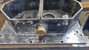 редуктор для минипогрузчика с приводом на кпп и два нш, с отключением одного из нш..mp4