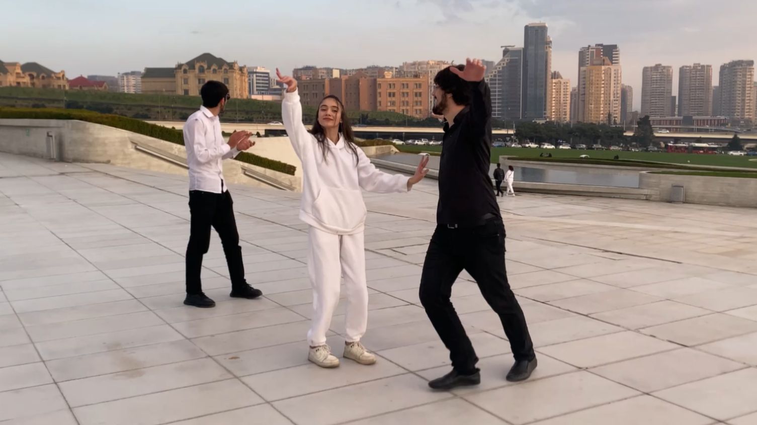 Девушка Танцует Зажигает Chechen Dance 2026 Lezginka Baku ALISHKA Супер Зажигательная Лезгинка смотреть онлайн