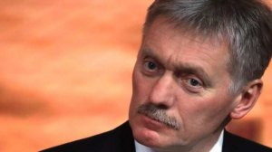 Песков: Кремль не планирует судиться из-за масок с лицом Путина