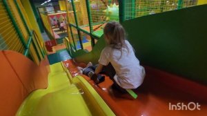 14.02.26г
Еся ты с папой ездила в метро . Детская площадка. Демид с папой вы отлично играете.