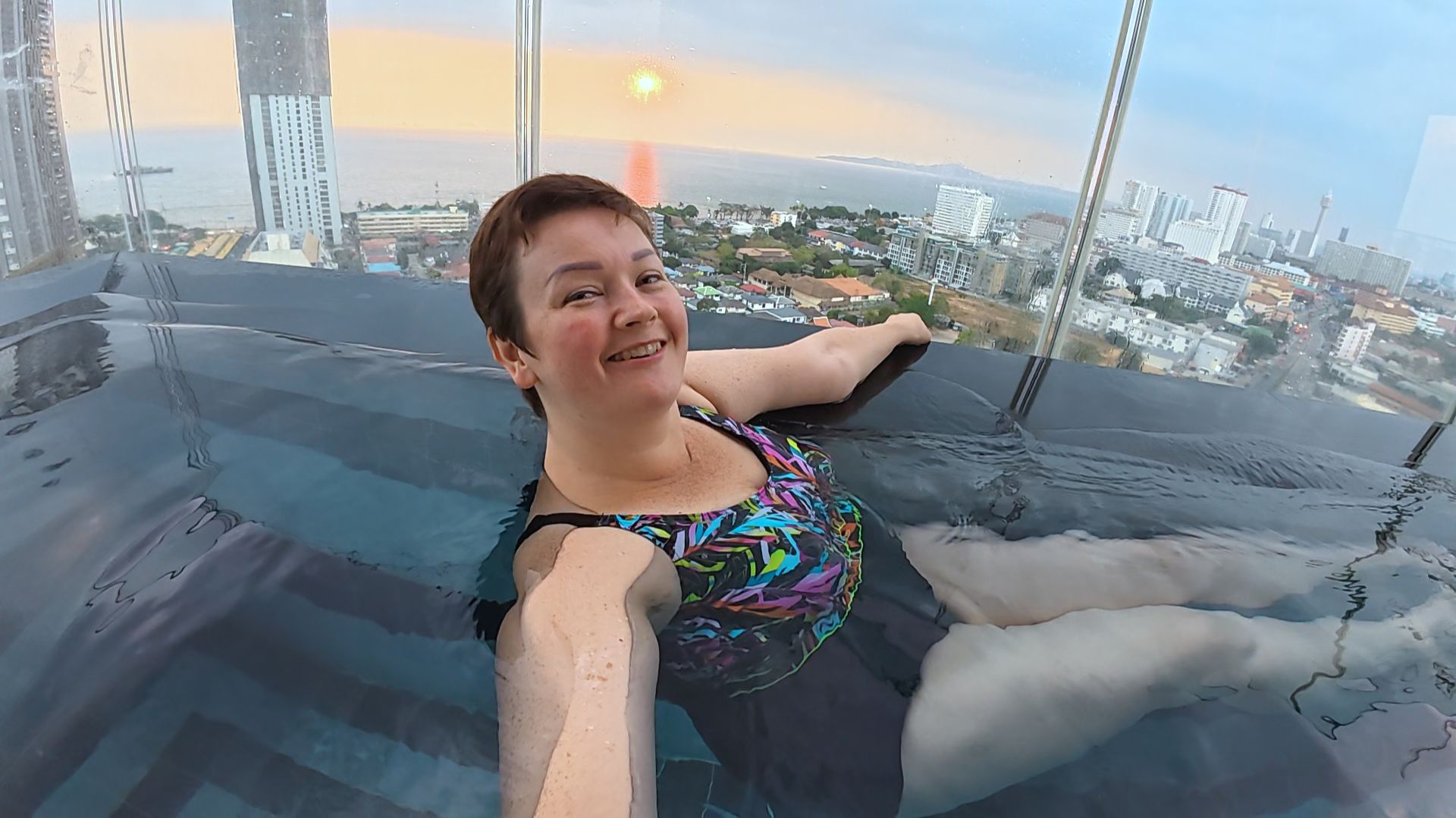 Зависть и ТОКСИЧНАЯ женская дружба! Вован ещё больше УСОХ в Таиланде! В поисках ВКУСНЯШЕК и лекарств смотреть онлайн