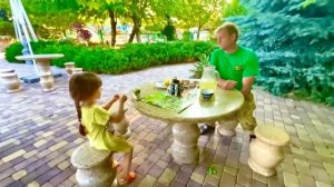 Малышка Ангелина занимается ОРИЕНТИРОВАНИЕМ по карте и ищет дядю-Льва)))