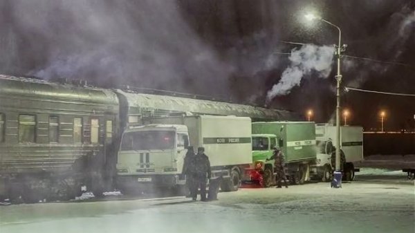 Garik Garik 
Катись,катись вагончик....💥