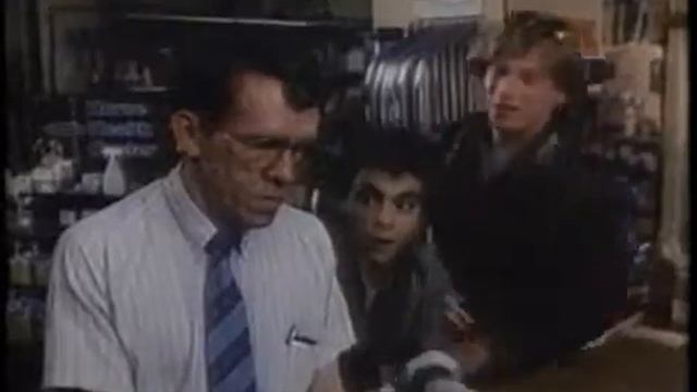 Официальный трейлер "Playing for Keeps (1986)" смотреть онлайн