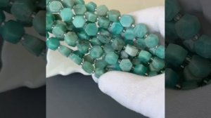 Амазонит яркий шестигранники 8,2x8,5 мм через стеклянный бисер