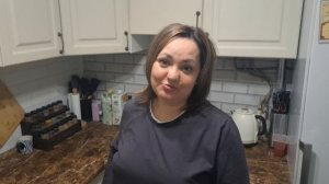 Утро понедельника, пью чай, собираюсь на работу 😁