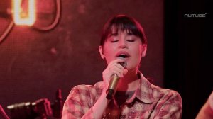 Диана Анкудинова на "Музлофт" 02.10.2024 - "Жору съели журавли"