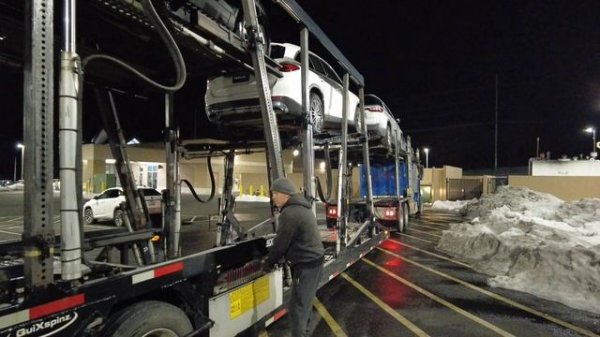 Экономлю на мойке.Разгрузка автовоза и мастерская иммигрантов