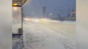 Мощные снегопады идут на Центральную Россию.