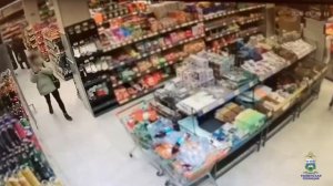 Заводоуковские полицейские задержали подозреваемую в краже из сетевого магазина