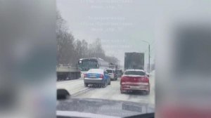 Центральную Россию захватил мощный снежный циклон.