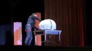 Alex Ramon Egg Illusion