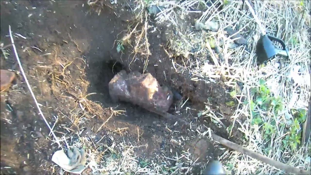 ✔Металлокоп ⛏2022. Продолжаю раскапывать «железный берег». Сюрпризы не кончаются✔