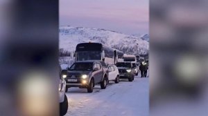 Более 280 автомобилей вывели из заснеженной Териберки в Мурманской области