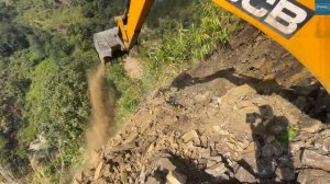 Сильные ветры на большой высоте -Строительство дороги, соединяющей сельские поселки на вершине горы