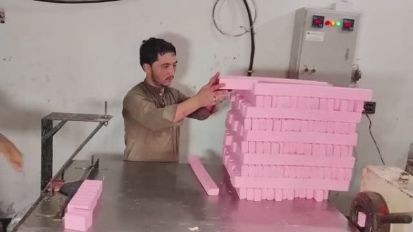 Пакистанские парфюмеры создают душистое мыло