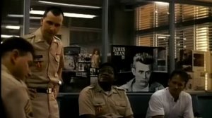 Официальный трейлер "Доброе утро, Вьетнам (1987)"