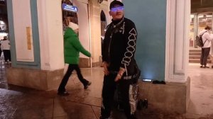 ТАНЦОР МАЙКЛ ТАНЦУЕТ С САШЕЙ